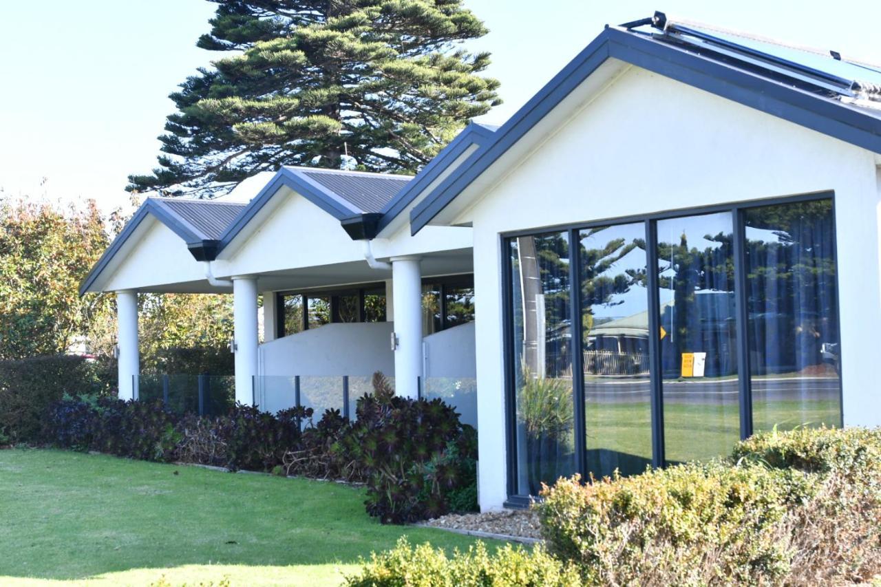 A1 And 4* Port Fairy