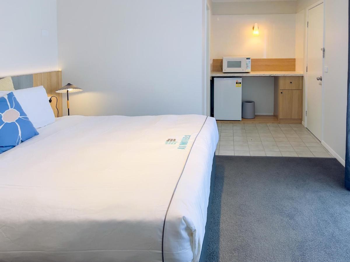 A1 And 4* Port Fairy